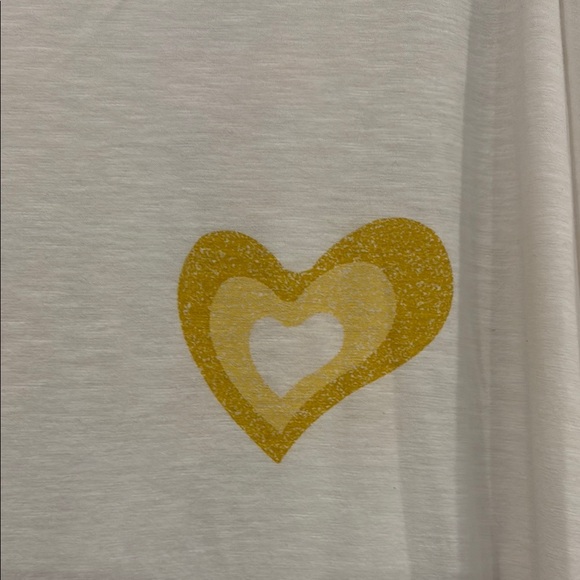 NWT Aerie White T-Shirt with Gold Heart Design - Picture 2 of 5